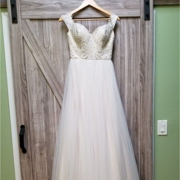 BHLDN Carrafina Full Tulle Ballgown White Wedding Dress Cathedral Veils - Picture 2 of 16